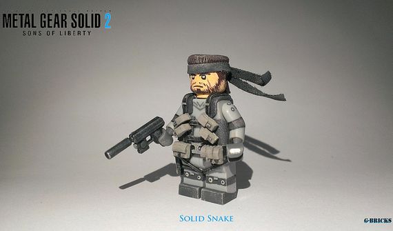 2022-07-24. iphone 7. lego solid snake. 